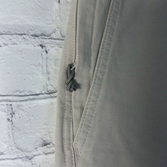 Columbia Relaxed Fit Khaki Pants Omni Shade UPF 50 NEW size W34 x L32” - Picture 4 of 9